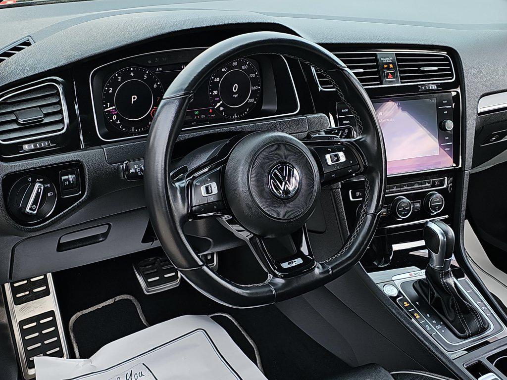 Photo 24 of this Volkswagen Golf R