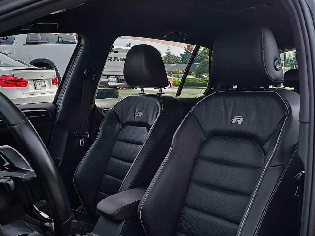 Photo 23 of this Volkswagen Golf R