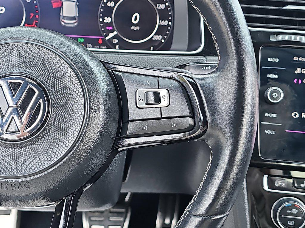 Photo 27 of this Volkswagen Golf R