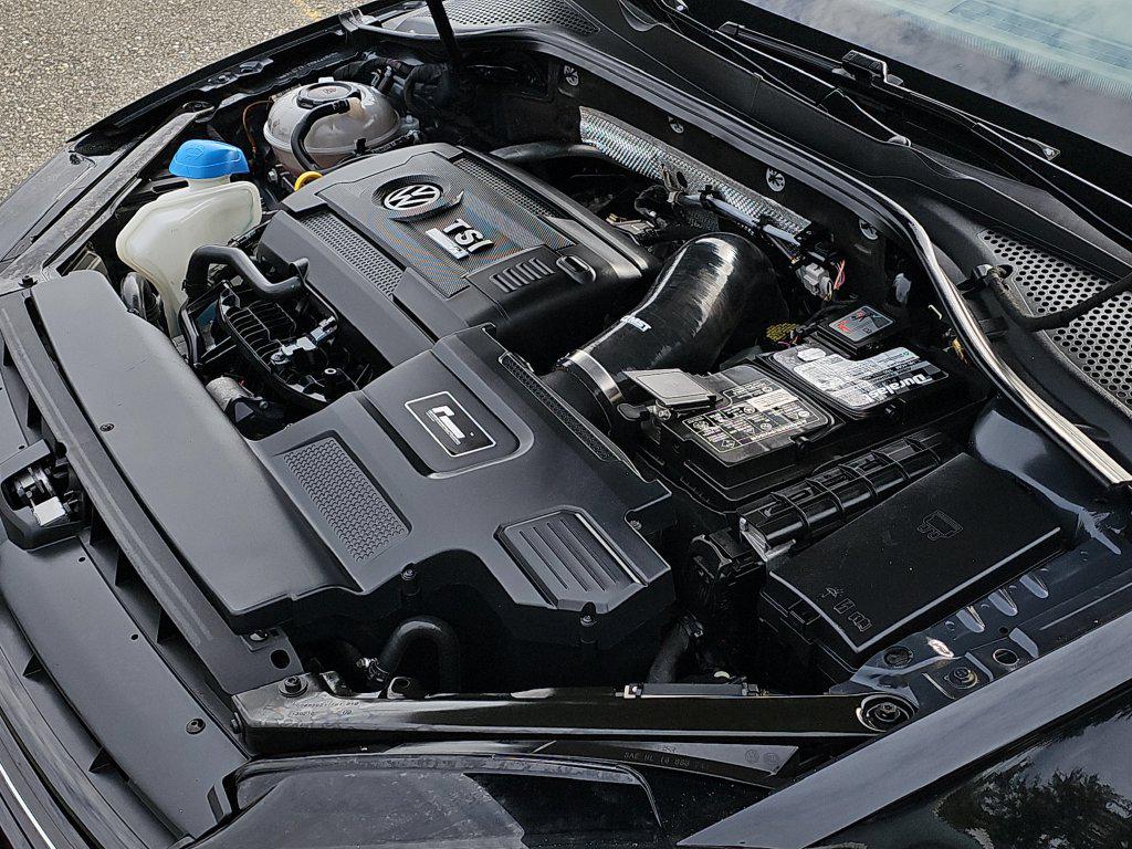 Photo 40 of this Volkswagen Golf R