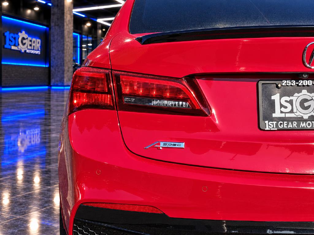 Photo 13 of this Acura TLX