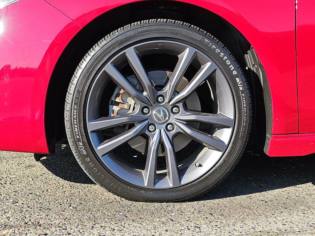 Photo 19 of this Acura TLX