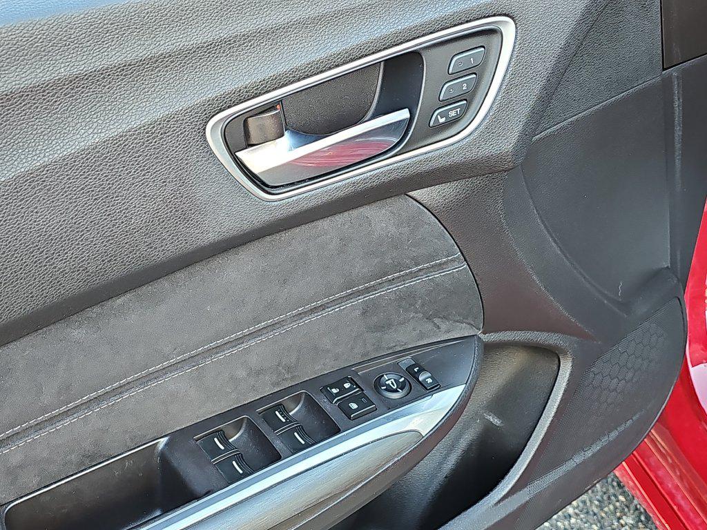Photo 22 of this Acura TLX