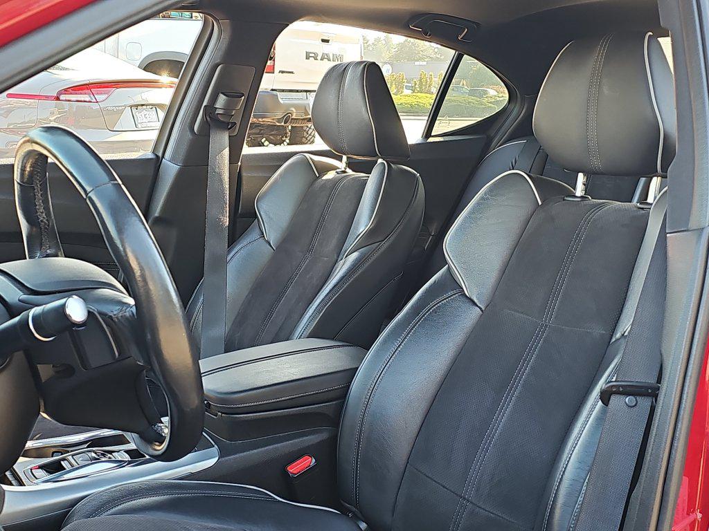 Photo 23 of this Acura TLX