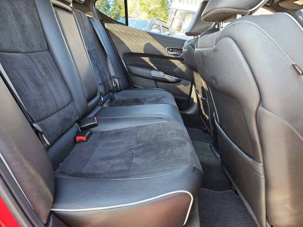 Photo 36 of this Acura TLX
