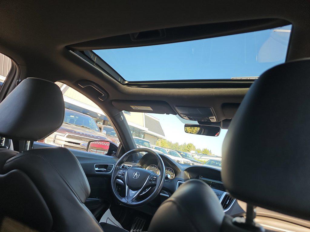 Photo 37 of this Acura TLX
