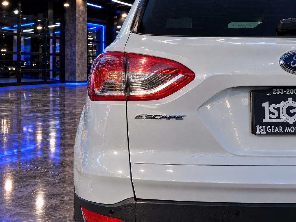 Photo 13 of this Ford Escape