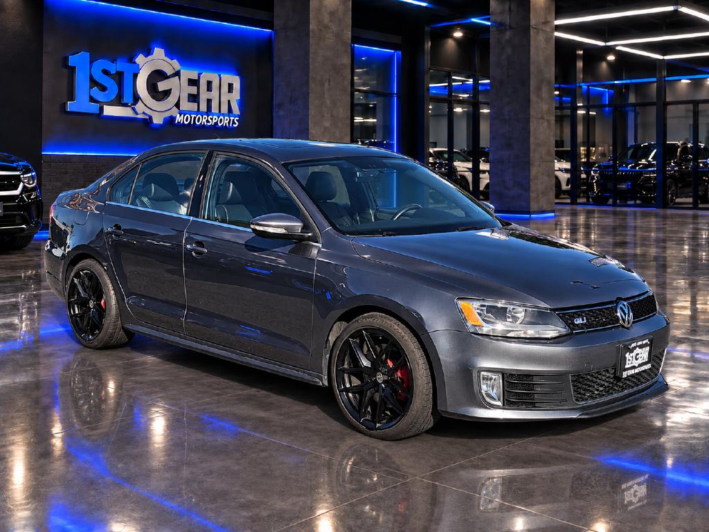 Photo 4 of this Volkswagen GLI