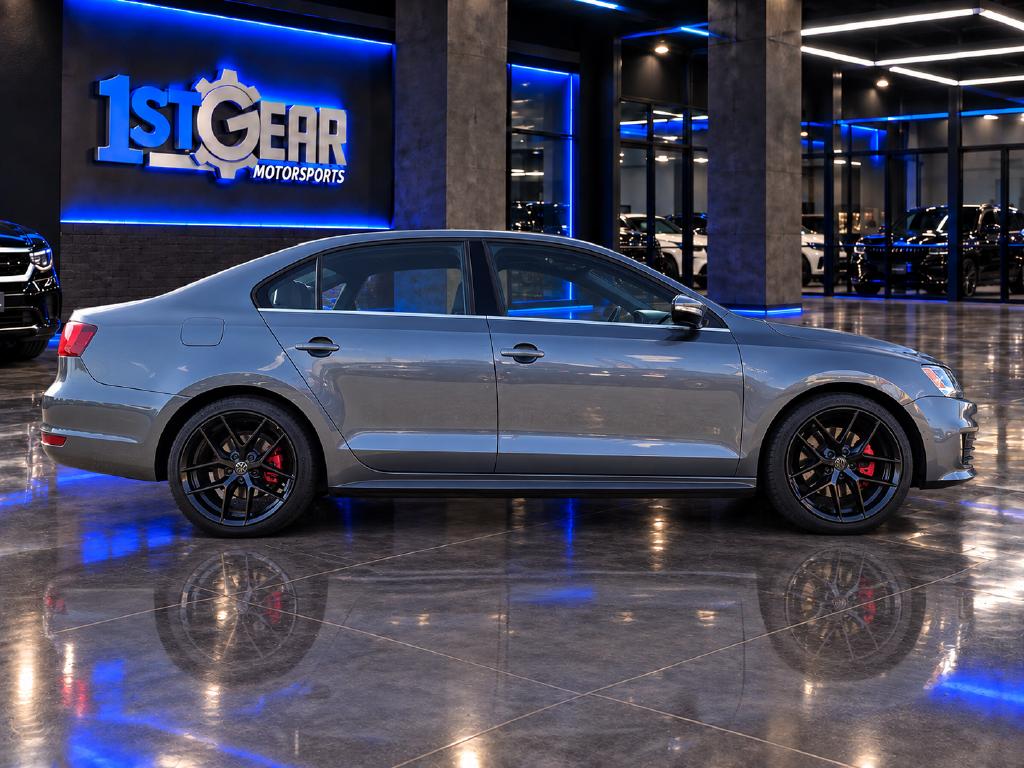 Photo 5 of this Volkswagen GLI