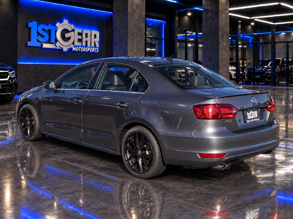Photo 8 of this Volkswagen GLI