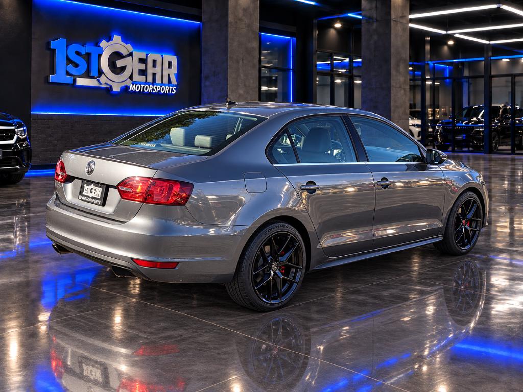 Photo 6 of this Volkswagen GLI