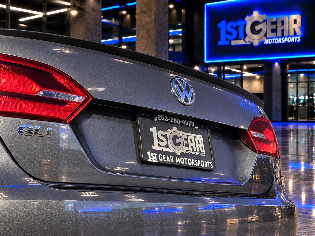 Photo 15 of this Volkswagen GLI