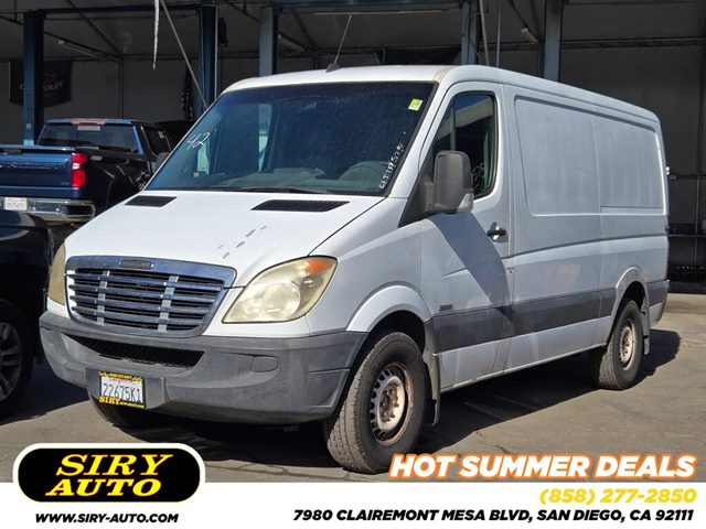 White 2007 Freightliner Sprinter Van Automatic