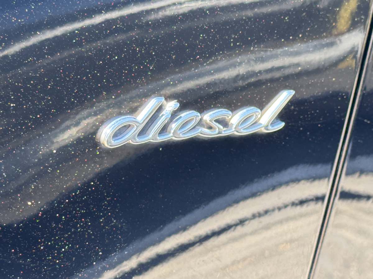 Photo 5 of this Porsche Cayenne