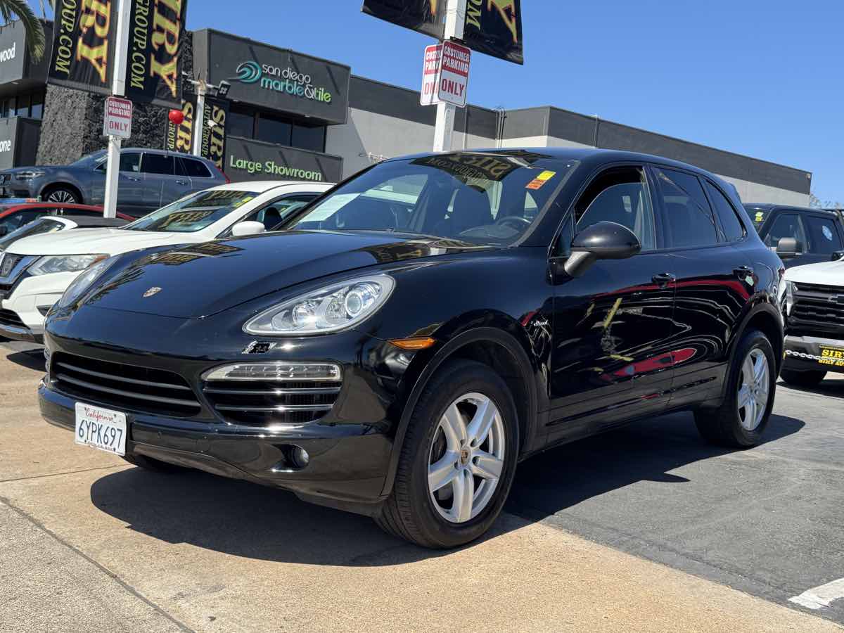 Photo 6 of this Porsche Cayenne