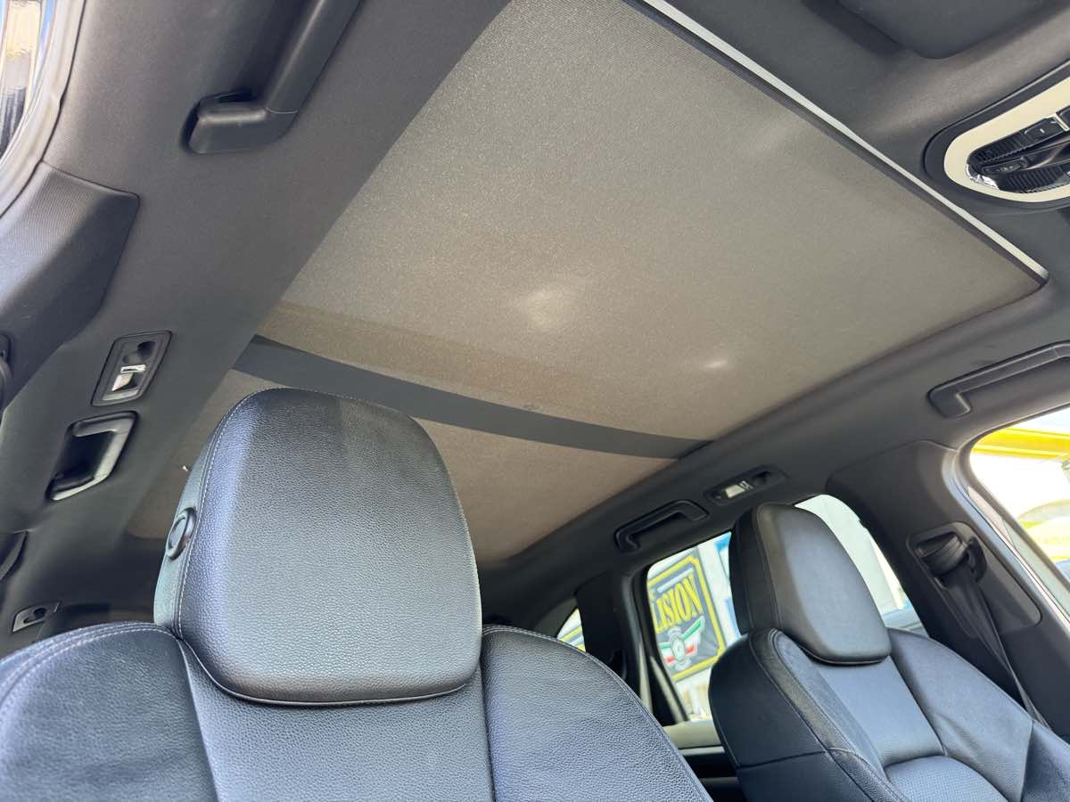 Photo 17 of this Porsche Cayenne