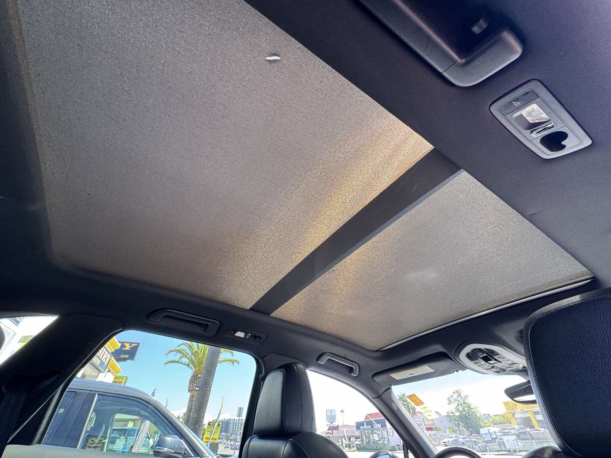 Photo 21 of this Porsche Cayenne