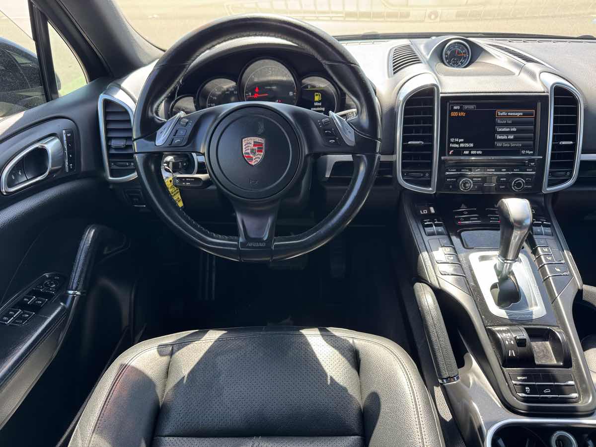 Photo 24 of this Porsche Cayenne