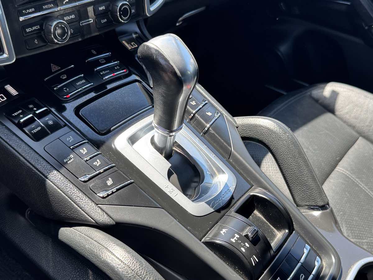 Photo 29 of this Porsche Cayenne