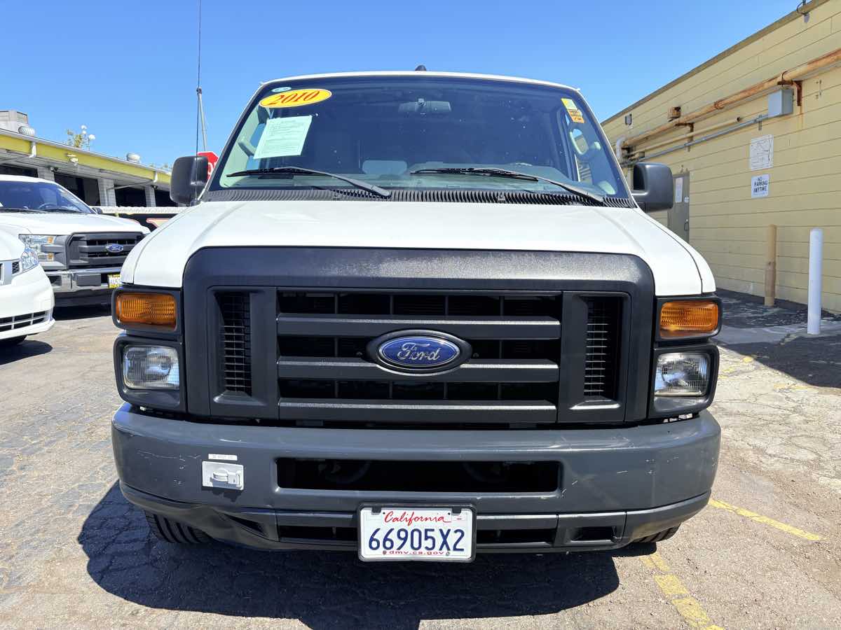 2010 Ford E-Series Econoline Van Commercial - Photo 2