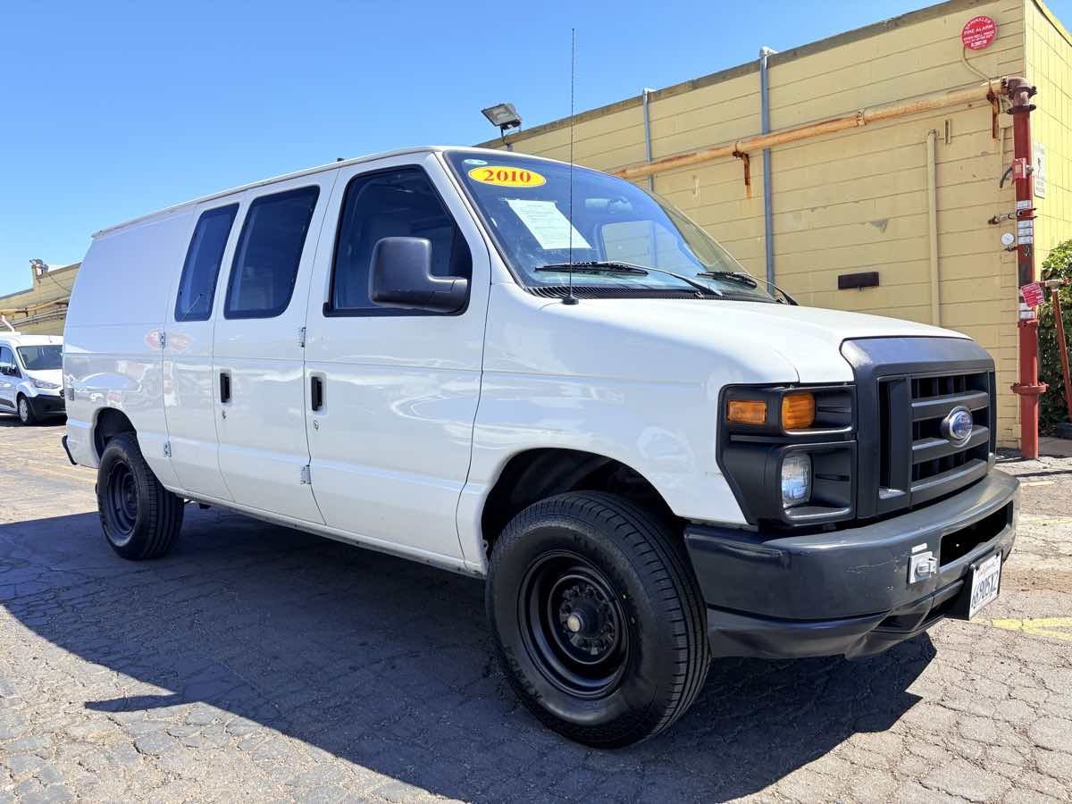 2010 Ford E-Series Econoline Van Commercial - Photo 3