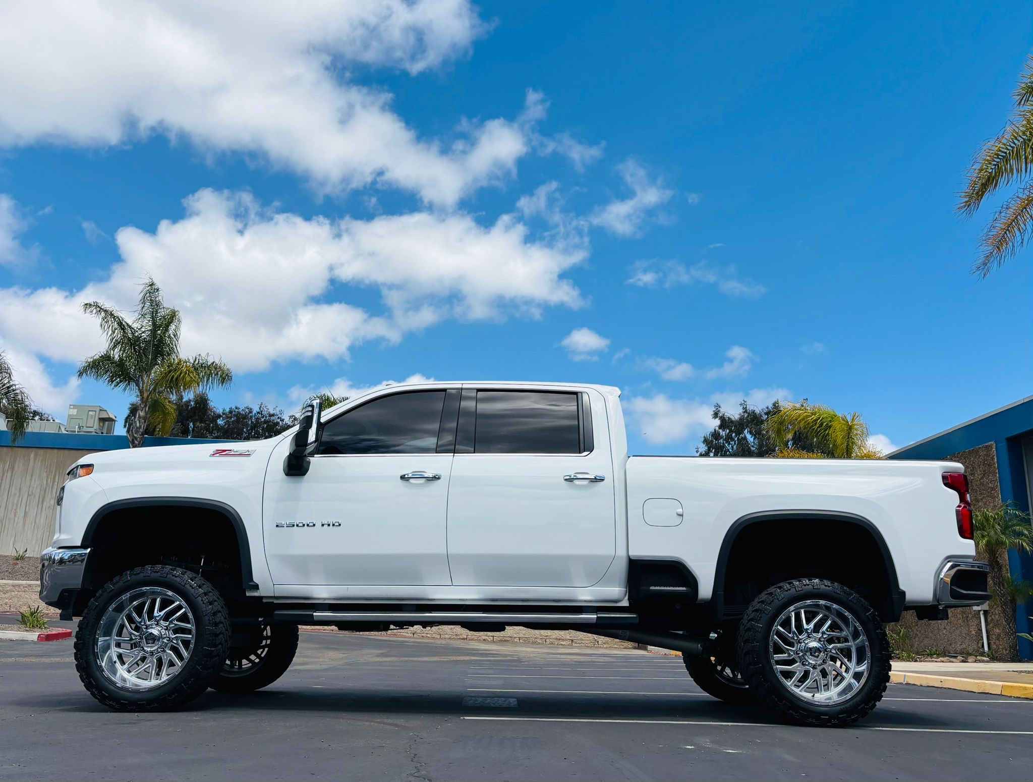 2021 Chevrolet Silverado 2500HD LTZ - Photo 2