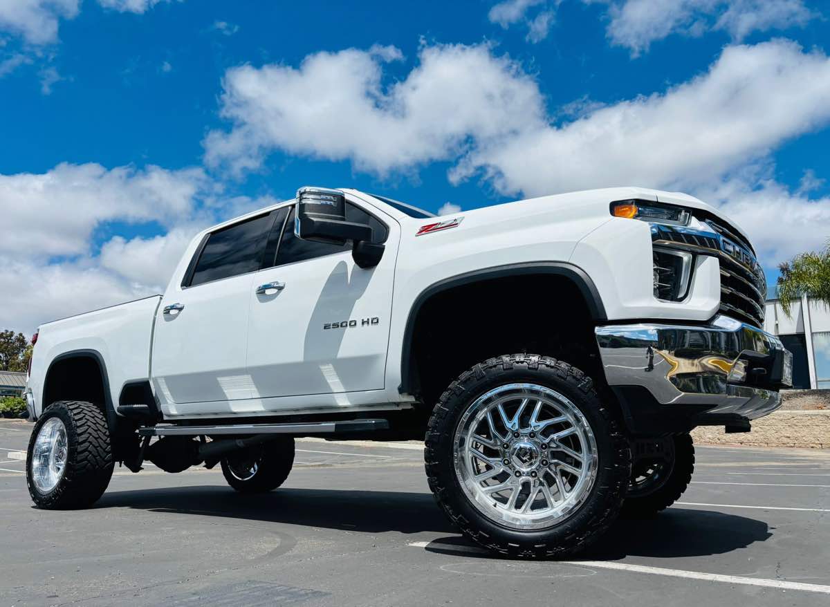 2021 Chevrolet Silverado 2500HD LTZ - Photo 5