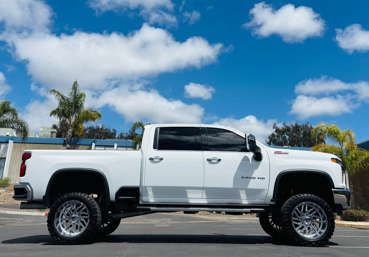 2021 Chevrolet Silverado 2500HD LTZ - Photo 6
