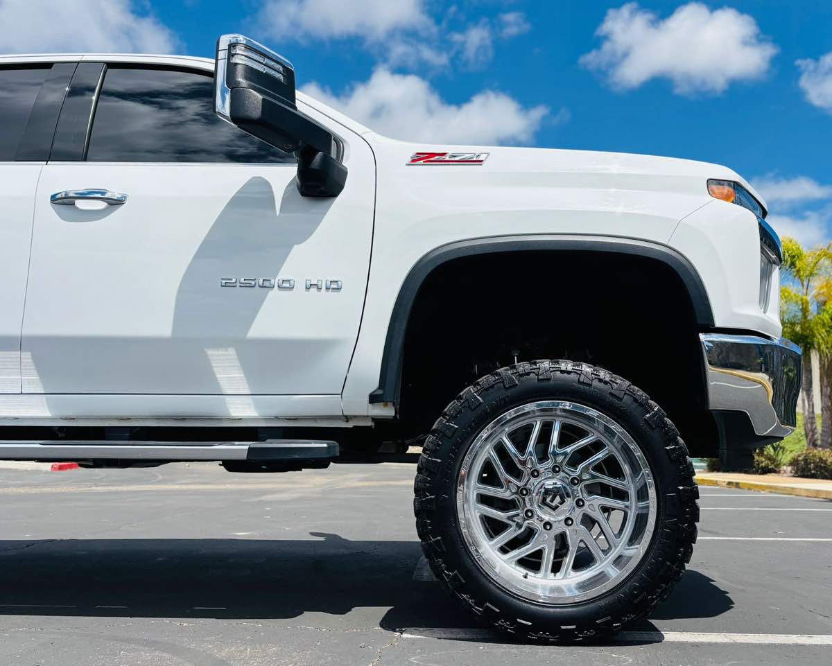 2021 Chevrolet Silverado 2500HD LTZ - Photo 8