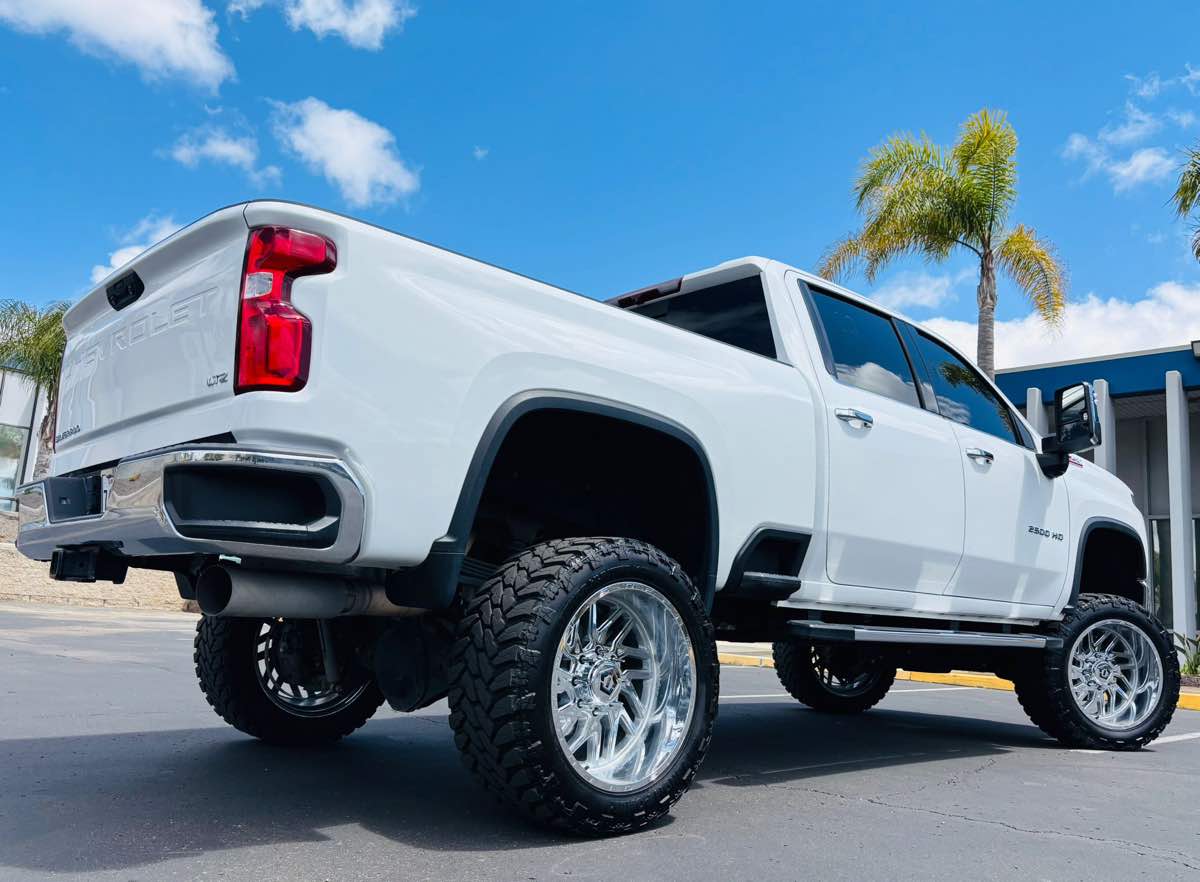 2021 Chevrolet Silverado 2500HD LTZ - Photo 7