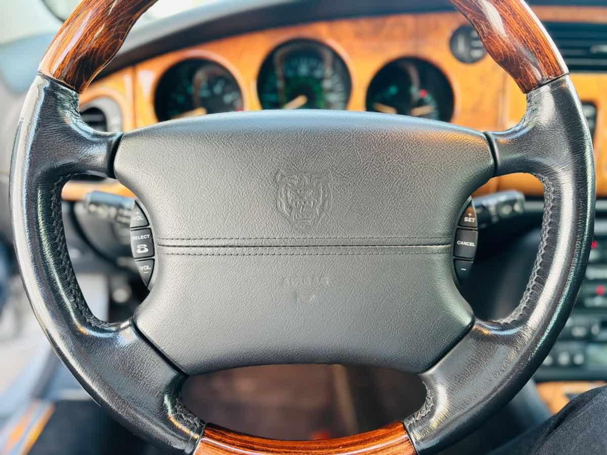 2001 Jaguar XK Series XK8 Coupe - Photo 17