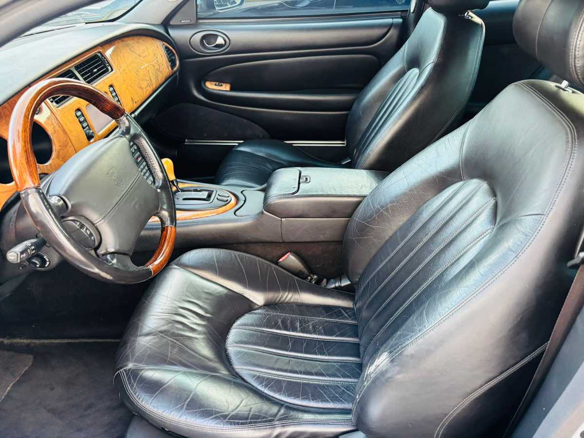 2001 Jaguar XK Series XK8 Coupe - Photo 10