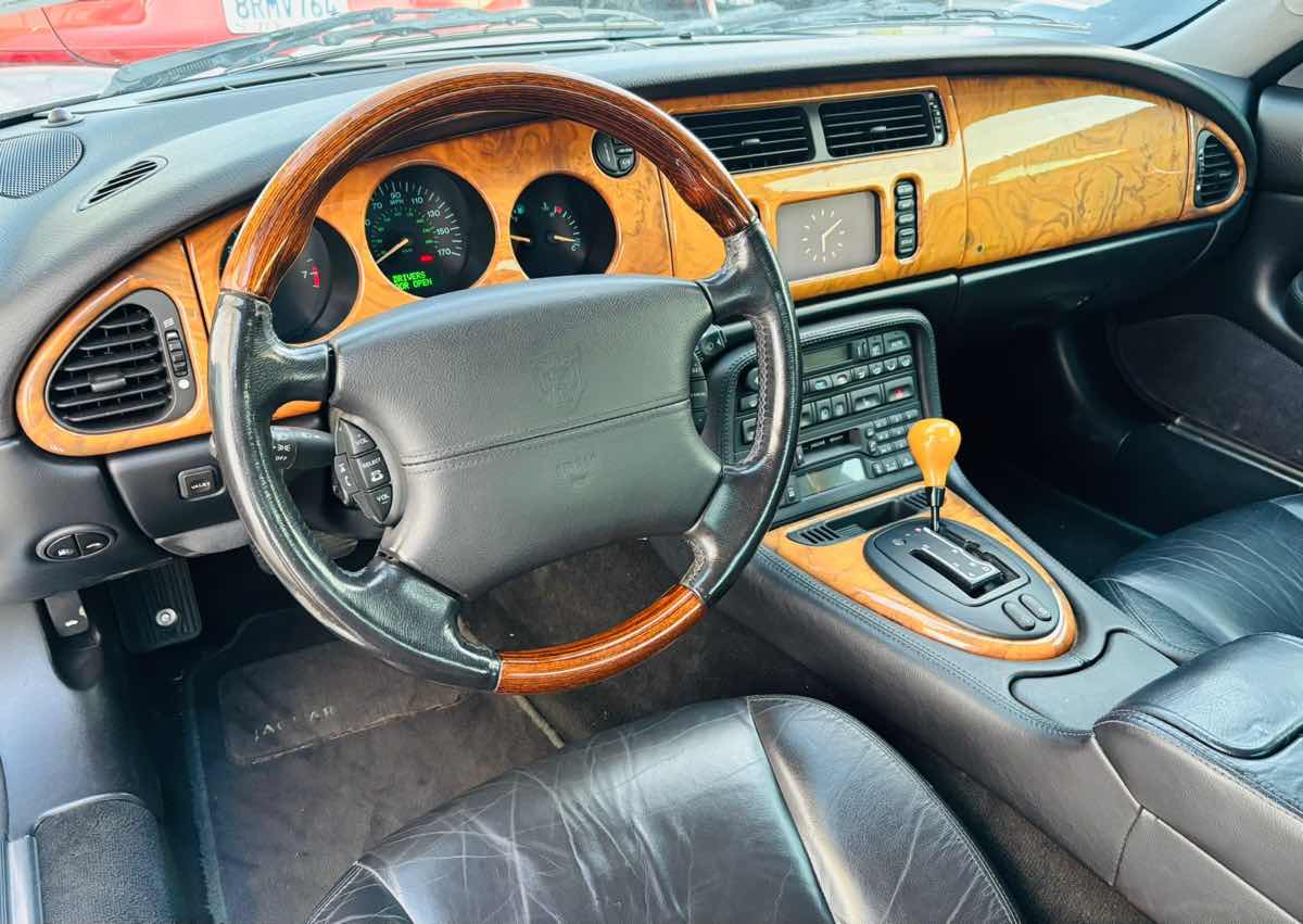2001 Jaguar XK Series XK8 Coupe - Photo 21