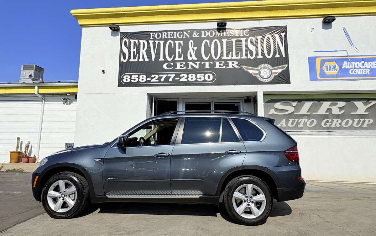 2011 BMW X5 xDrive50i - Photo 2