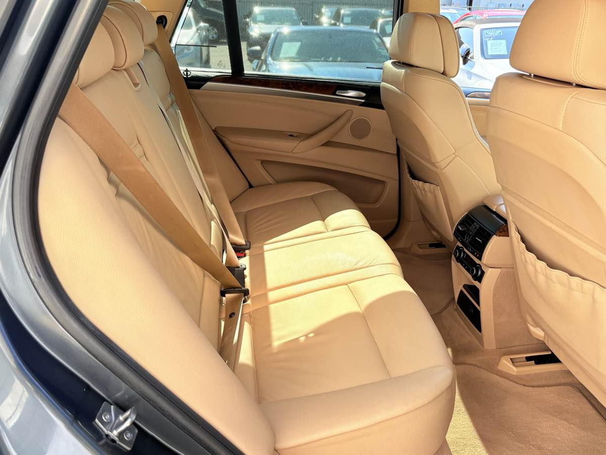 2011 BMW X5 xDrive50i - Photo 16