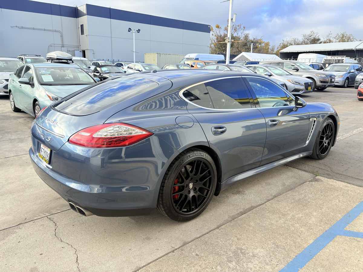 2010 Porsche Panamera Turbo - Photo 4