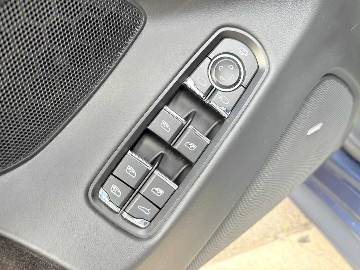 2010 Porsche Panamera Turbo - Photo 12