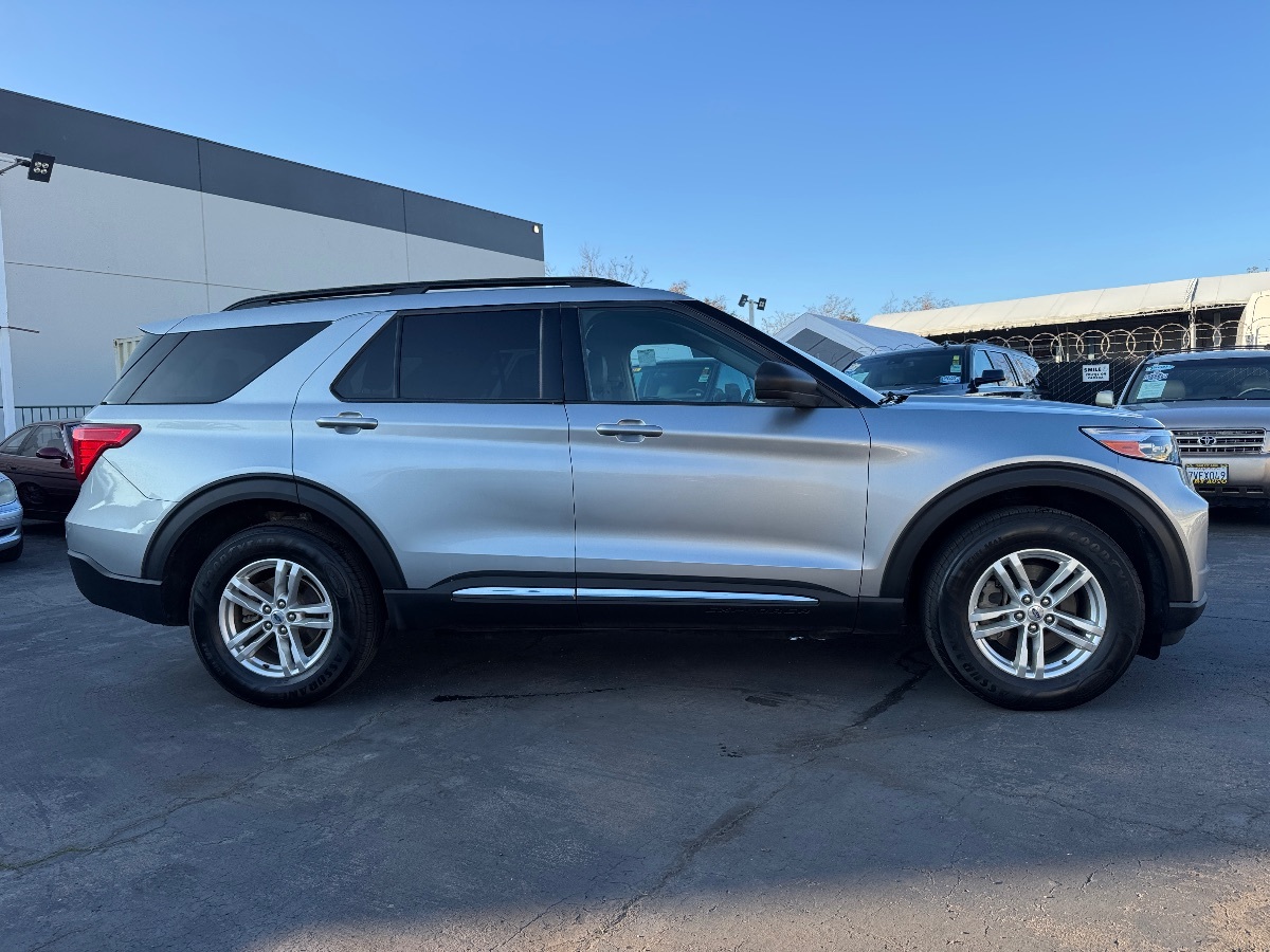 2023 Ford Explorer XLT - Photo 6