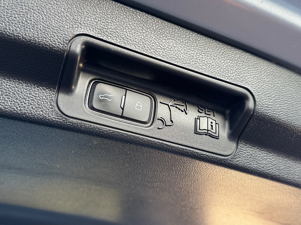 2023 Ford Explorer XLT - Photo 15