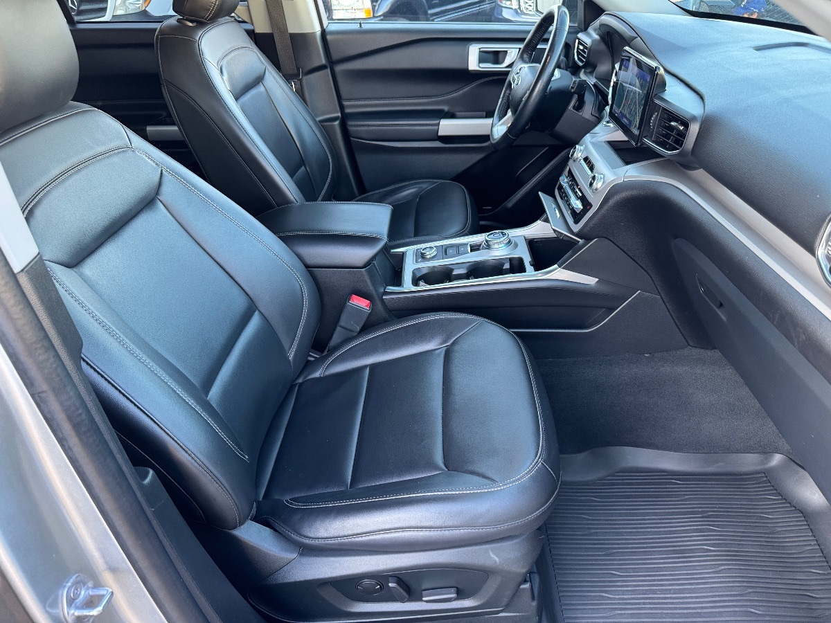 2023 Ford Explorer XLT - Photo 17