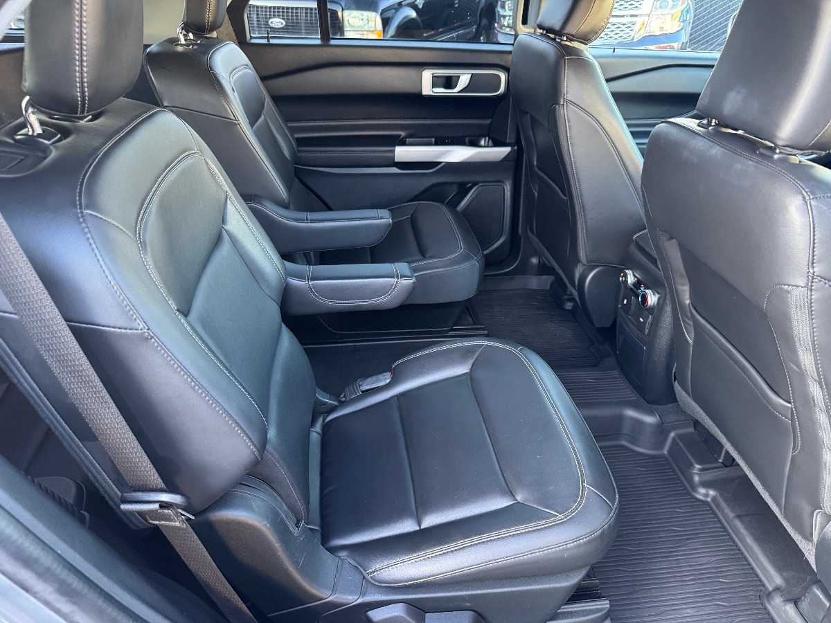 2023 Ford Explorer XLT - Photo 18