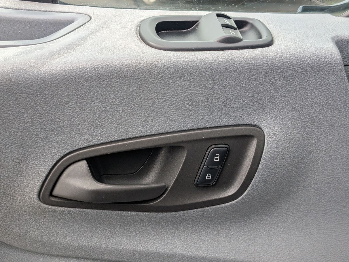 2018 Ford Transit Van Base - Photo 19