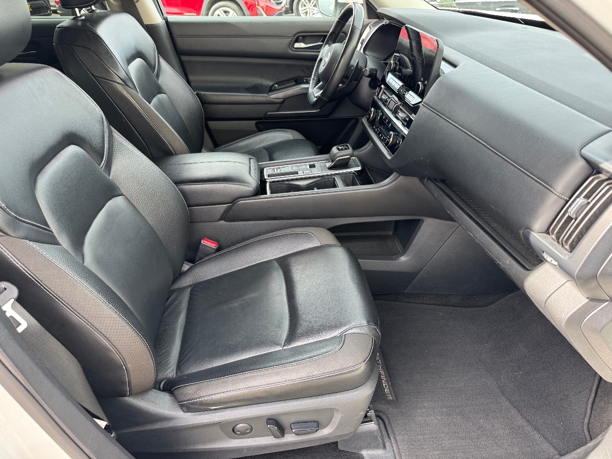 2023 Nissan Pathfinder SL - Photo 16