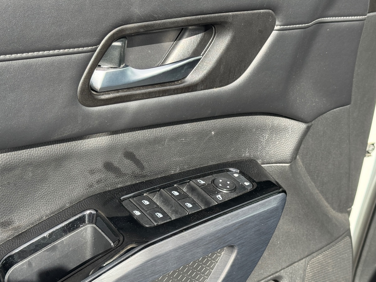 2023 Nissan Pathfinder SL - Photo 22