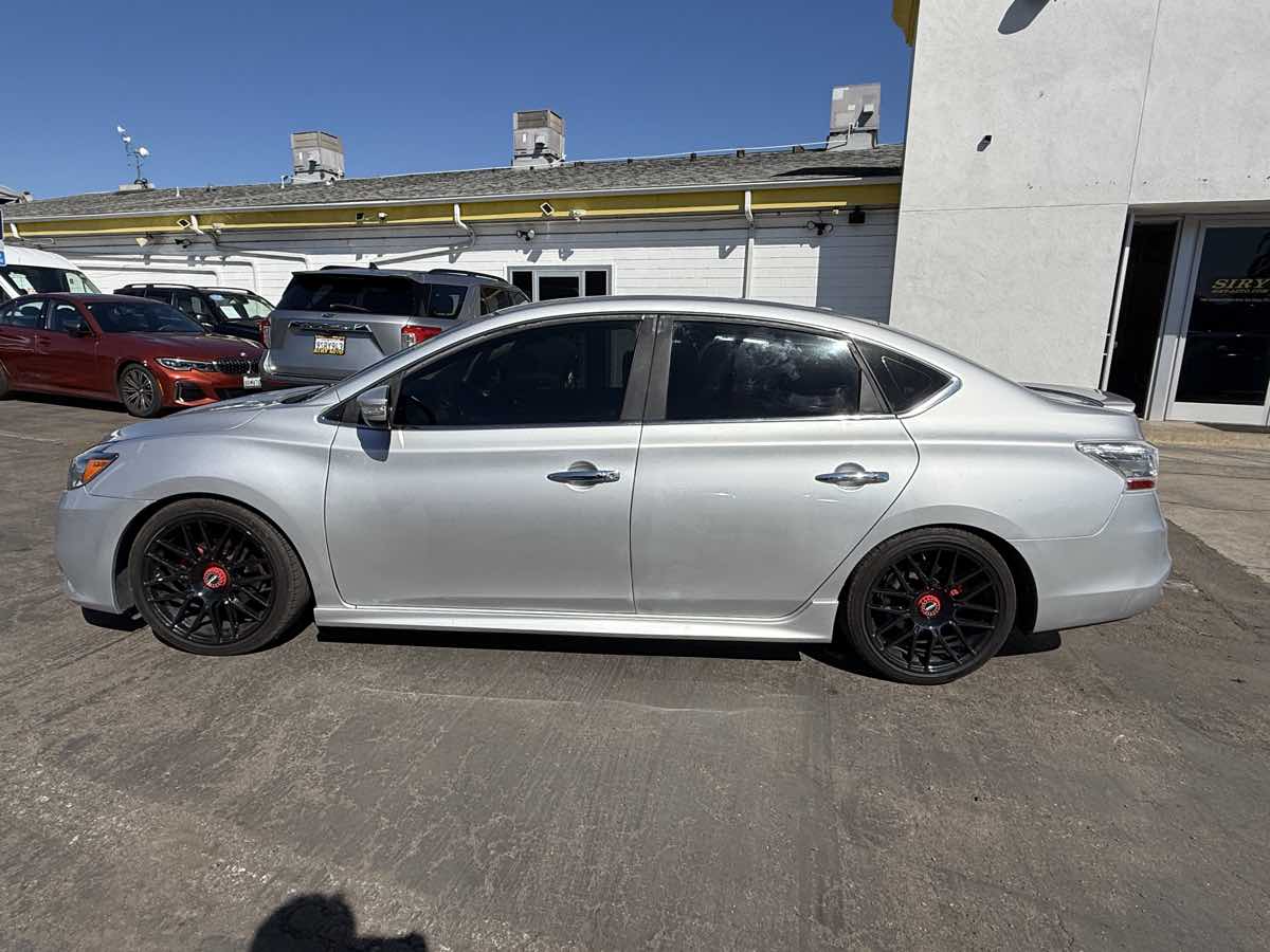 2019 Nissan Sentra SR - Photo 2