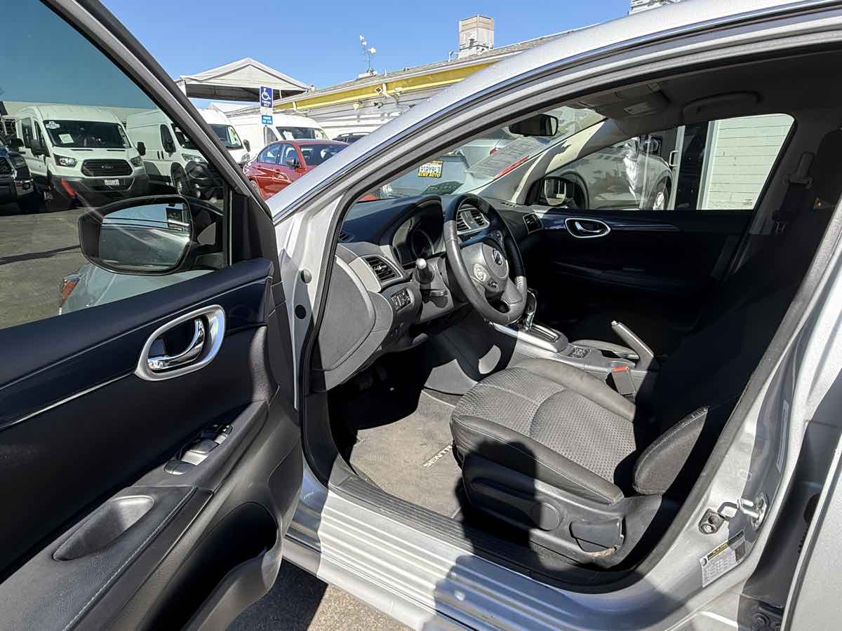 2019 Nissan Sentra SR - Photo 9