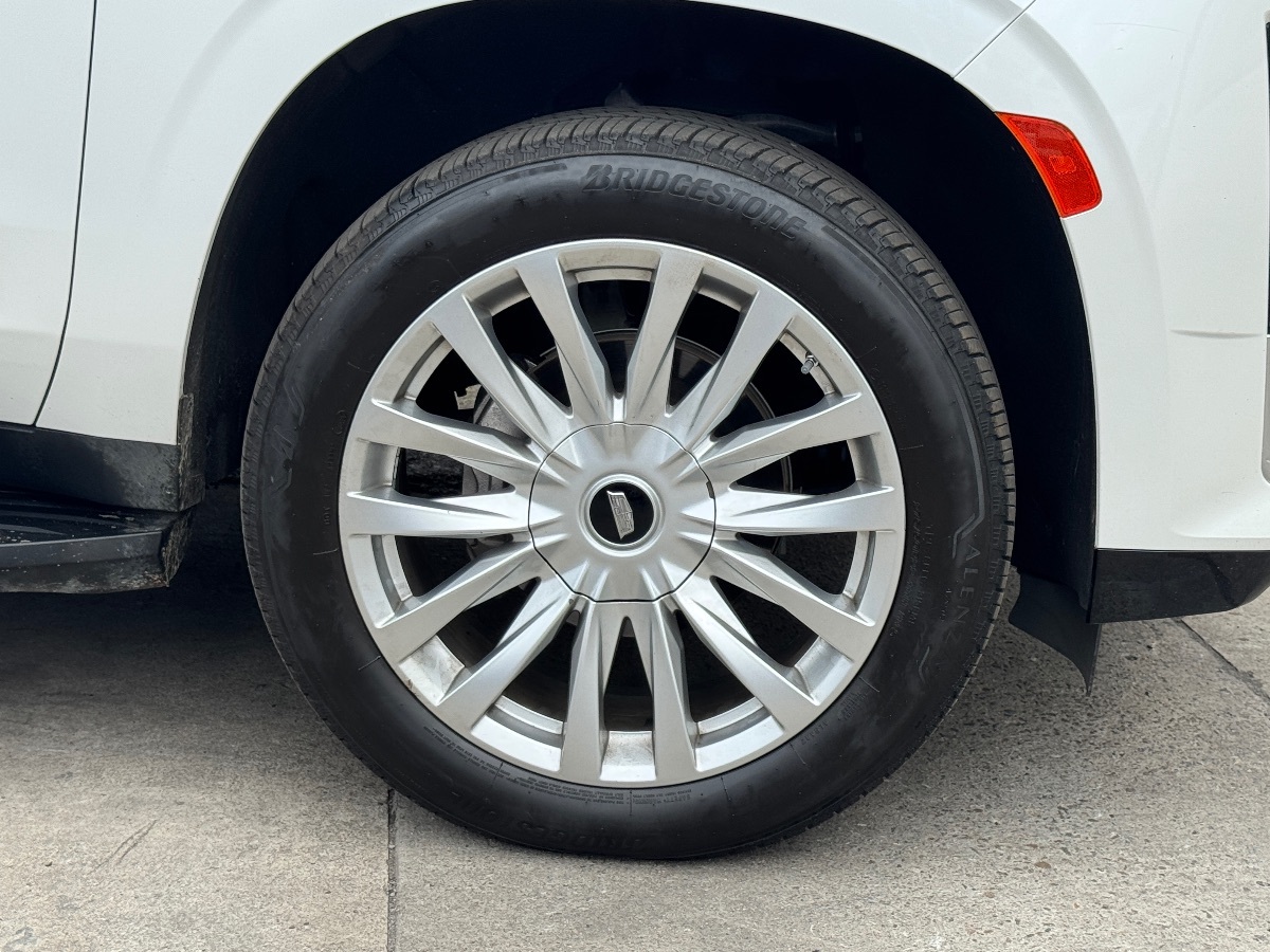 2022 Cadillac Escalade Luxury - Photo 6