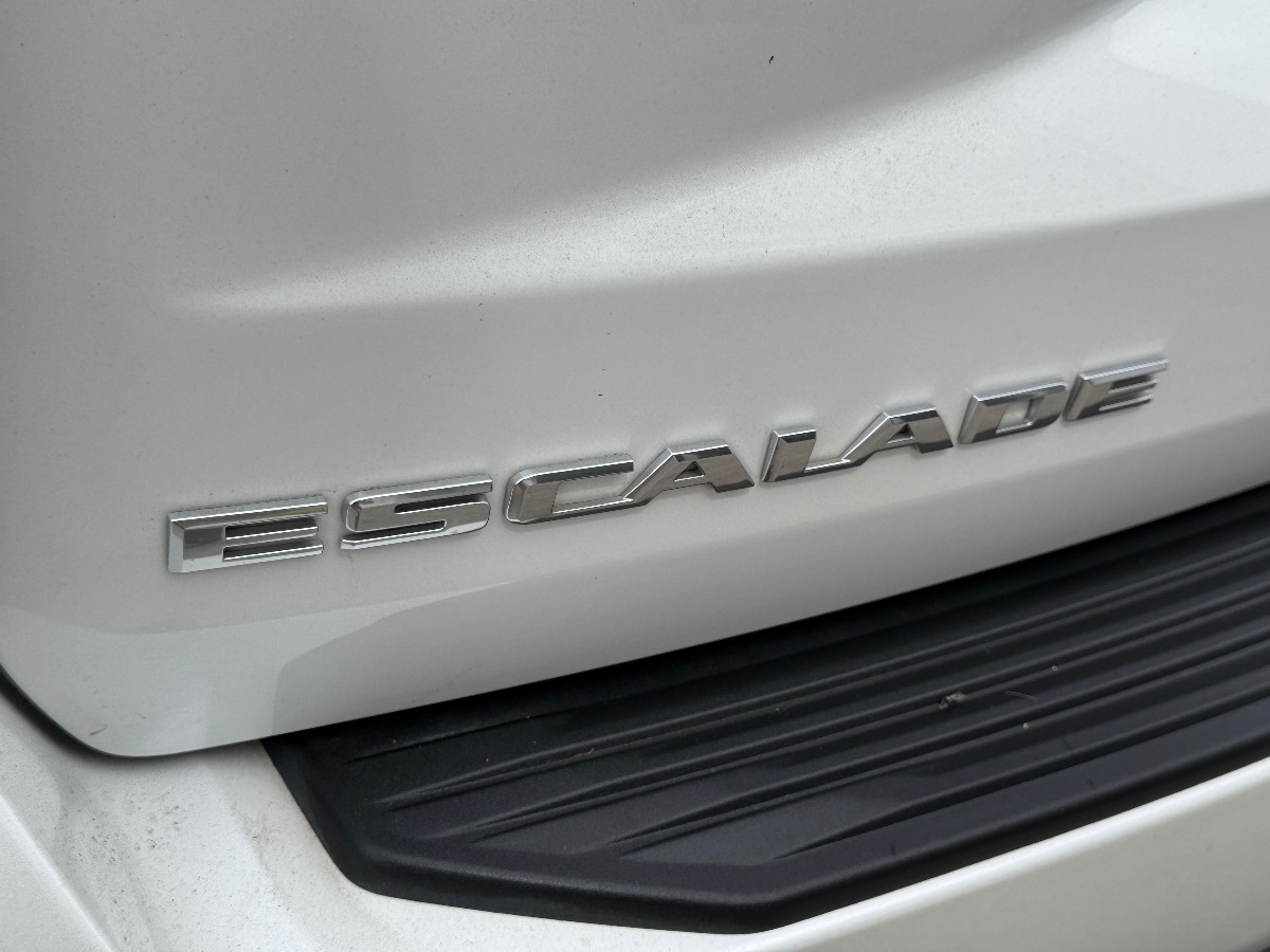 2022 Cadillac Escalade Luxury - Photo 12
