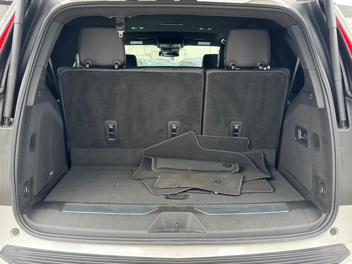 2022 Cadillac Escalade Luxury - Photo 14