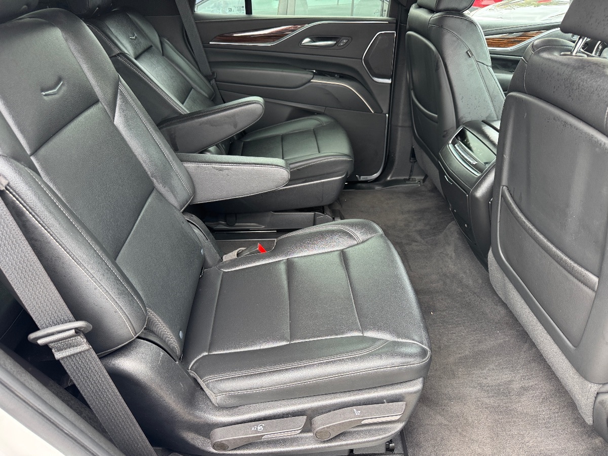 2022 Cadillac Escalade Luxury - Photo 19